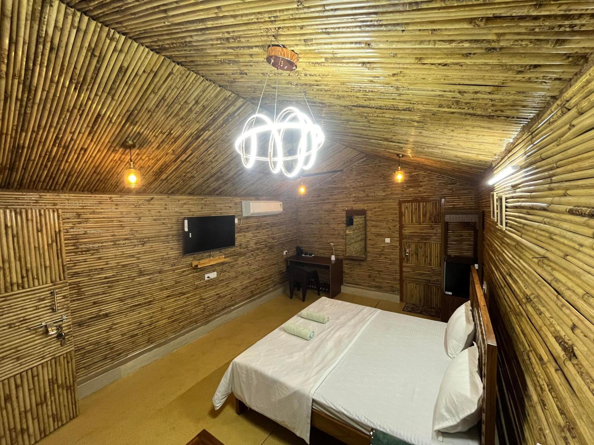 Gopika Resort Vrindāvan エクステリア 写真