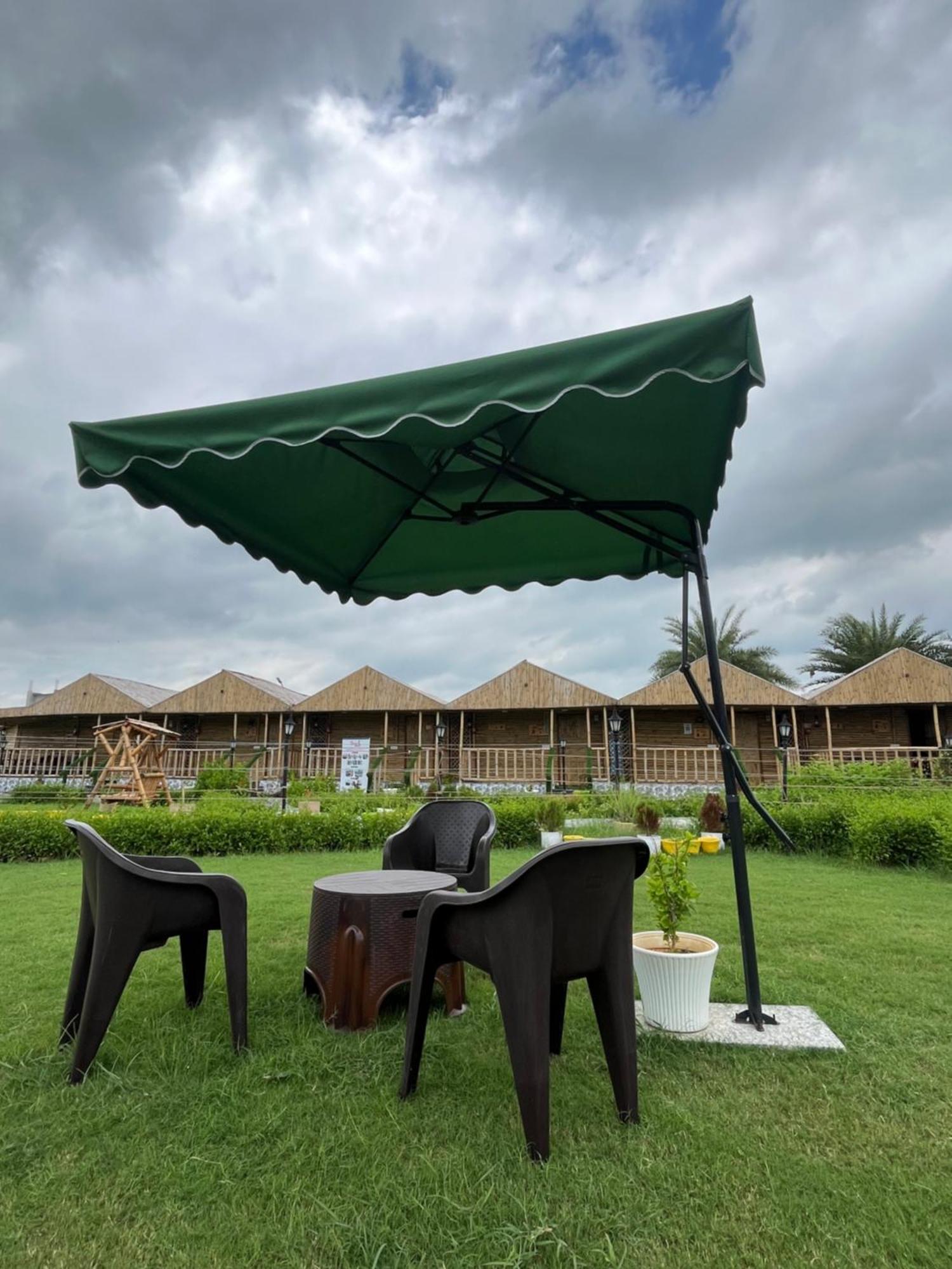 Gopika Resort Vrindāvan エクステリア 写真